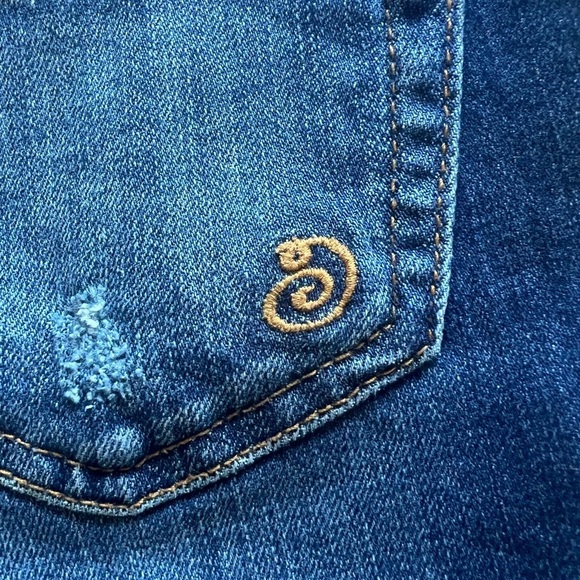 EUC Indigo Rein Curvy Short Juniors 5/26 Medium Wash Whiskered Stretch Denim - Picture 7 of 7